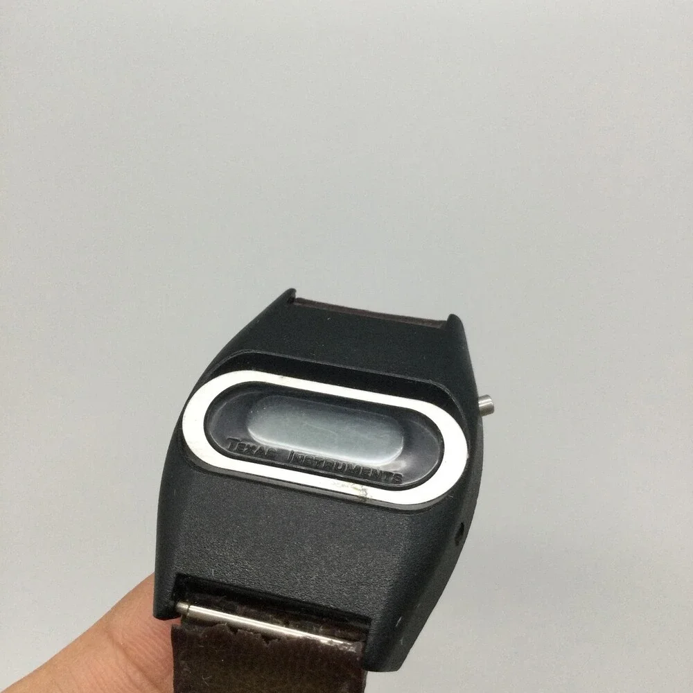 Vintage Texas Instruments Series 550 Mens Watch 33mm LCD NOT RUNNING FOR PARTS